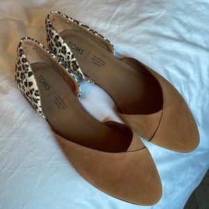 Tom’s leopard print flats